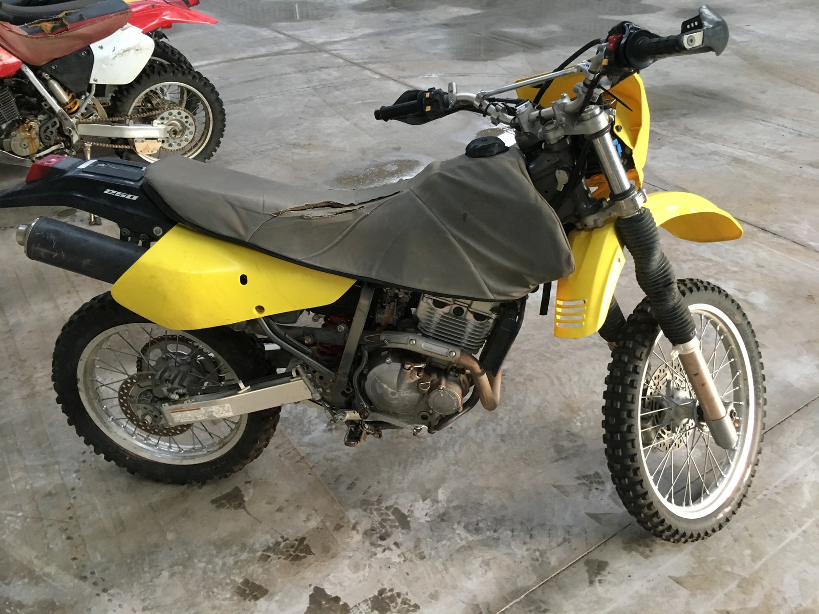 WRECKING SUZUKI DRZ 250 THIS LISTING IS FOR THE USED