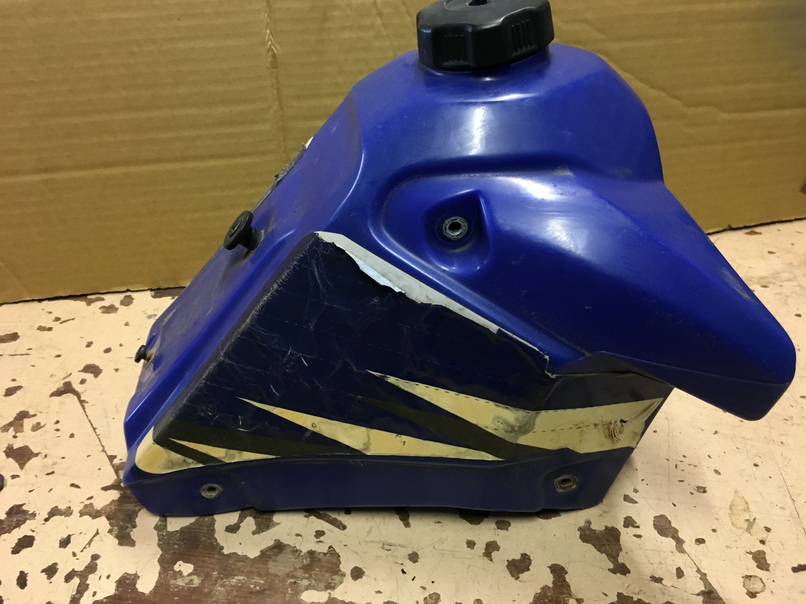 YAMAHA TTR 125 USED FUEL / PETROL TANK PLASTIC BLUE 01 07