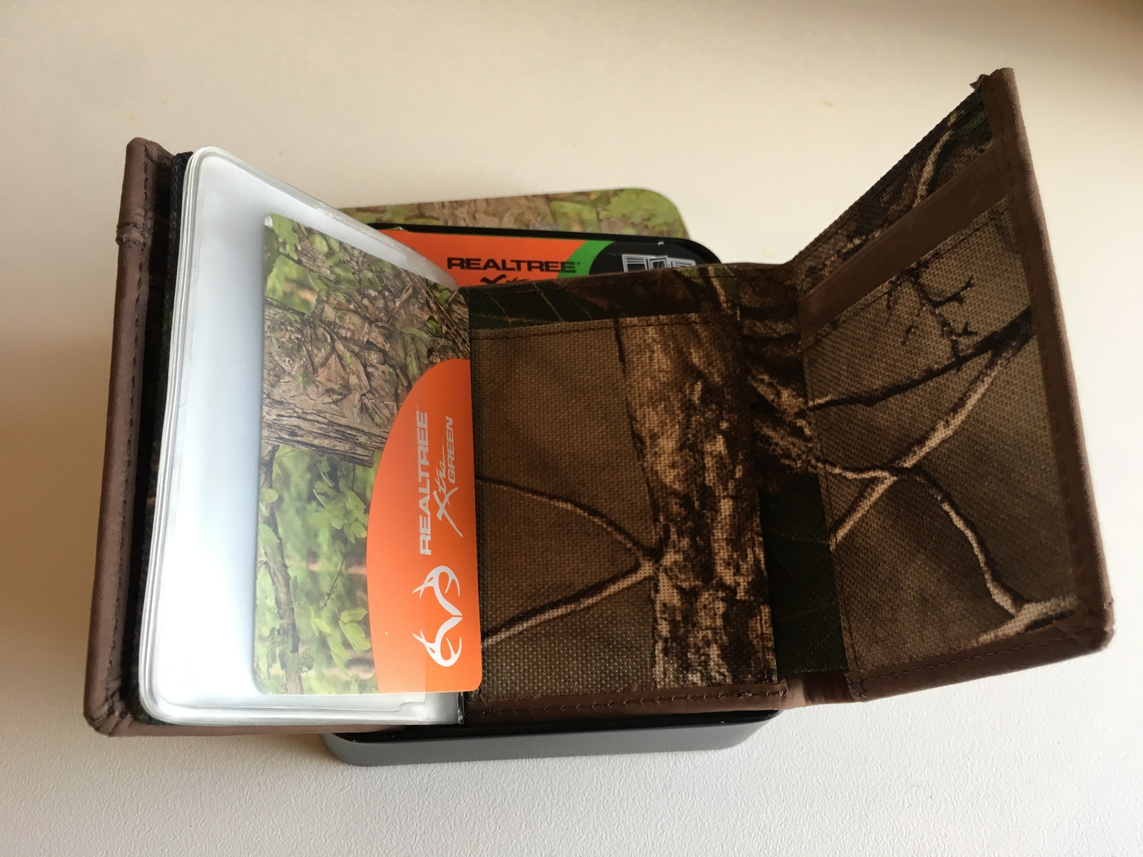 hunting world wallet