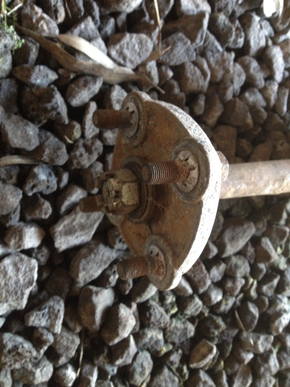 POLARIS REAR CHAIN DRIVE REAR AXLE HUBS AND CARRIER 250 350 425 GO CART