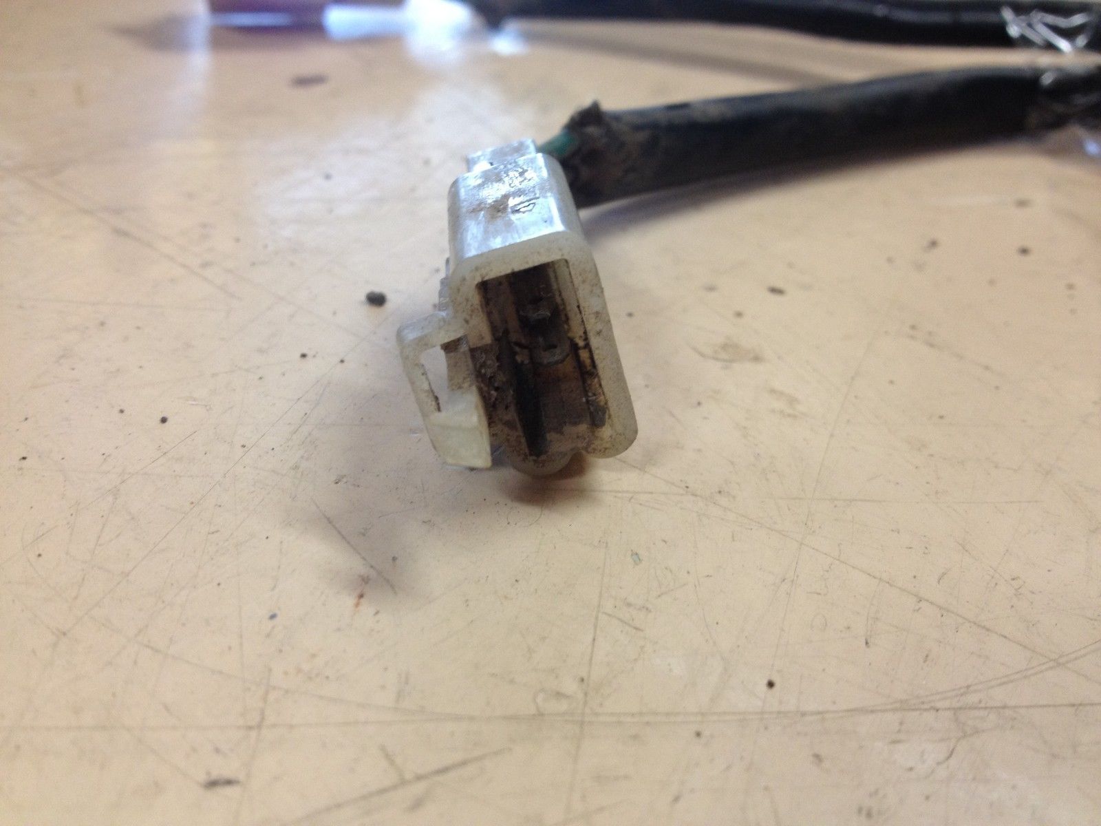 YAMAHA YFM 350 BIG BEAR 400 KODIAK HEAD LIGHT LOOM BULB HOLDERS 250