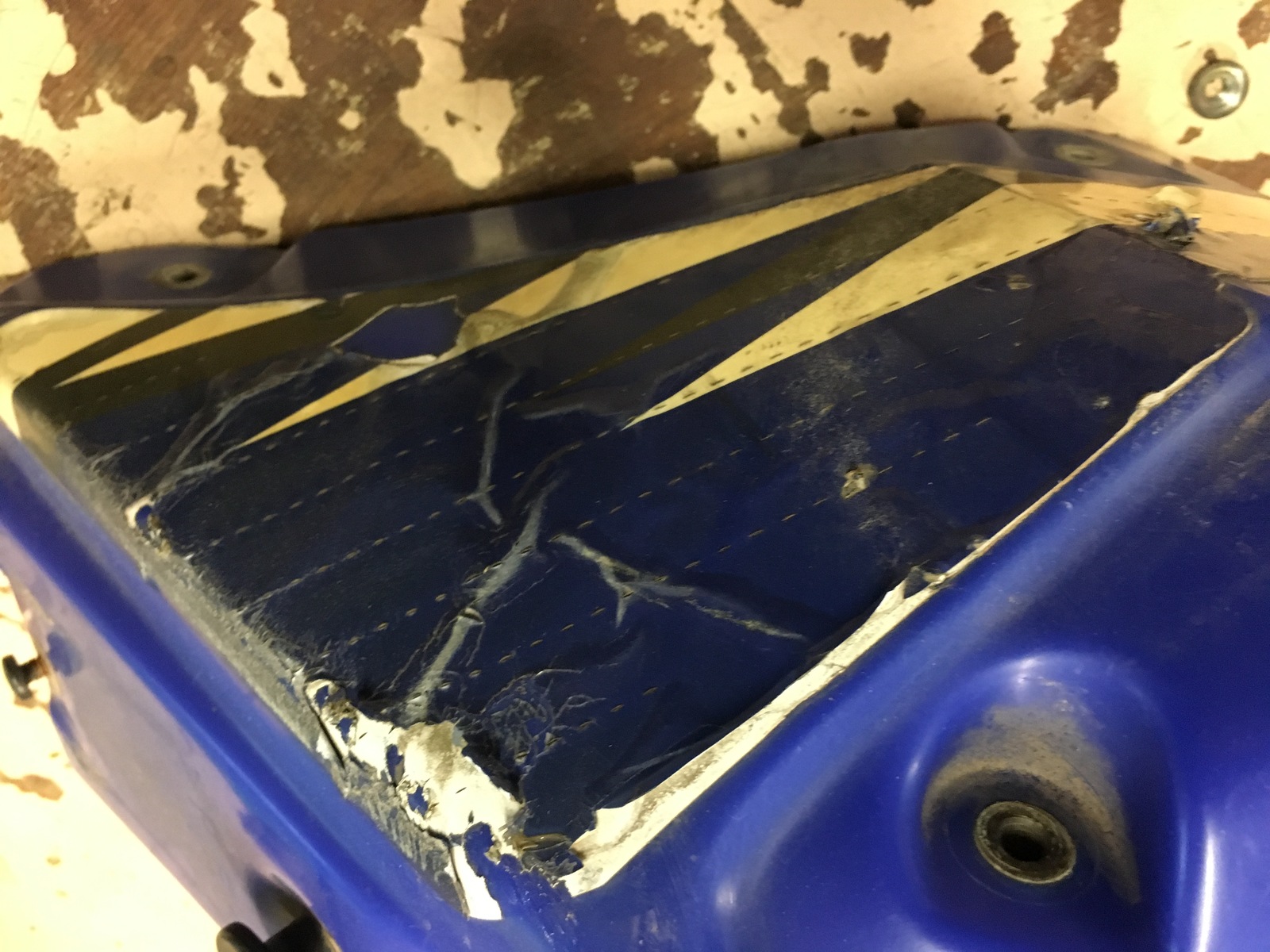 YAMAHA TTR 125 USED FUEL / PETROL TANK PLASTIC BLUE 01 07