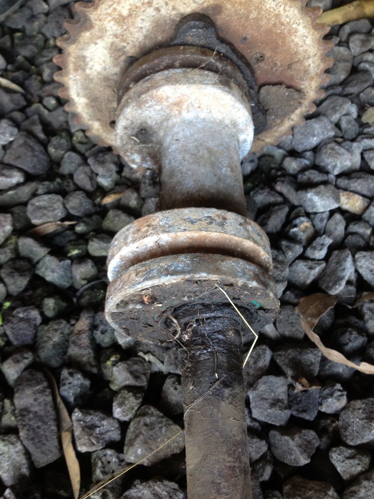 POLARIS REAR CHAIN DRIVE REAR AXLE HUBS AND CARRIER 250 350 425 GO CART