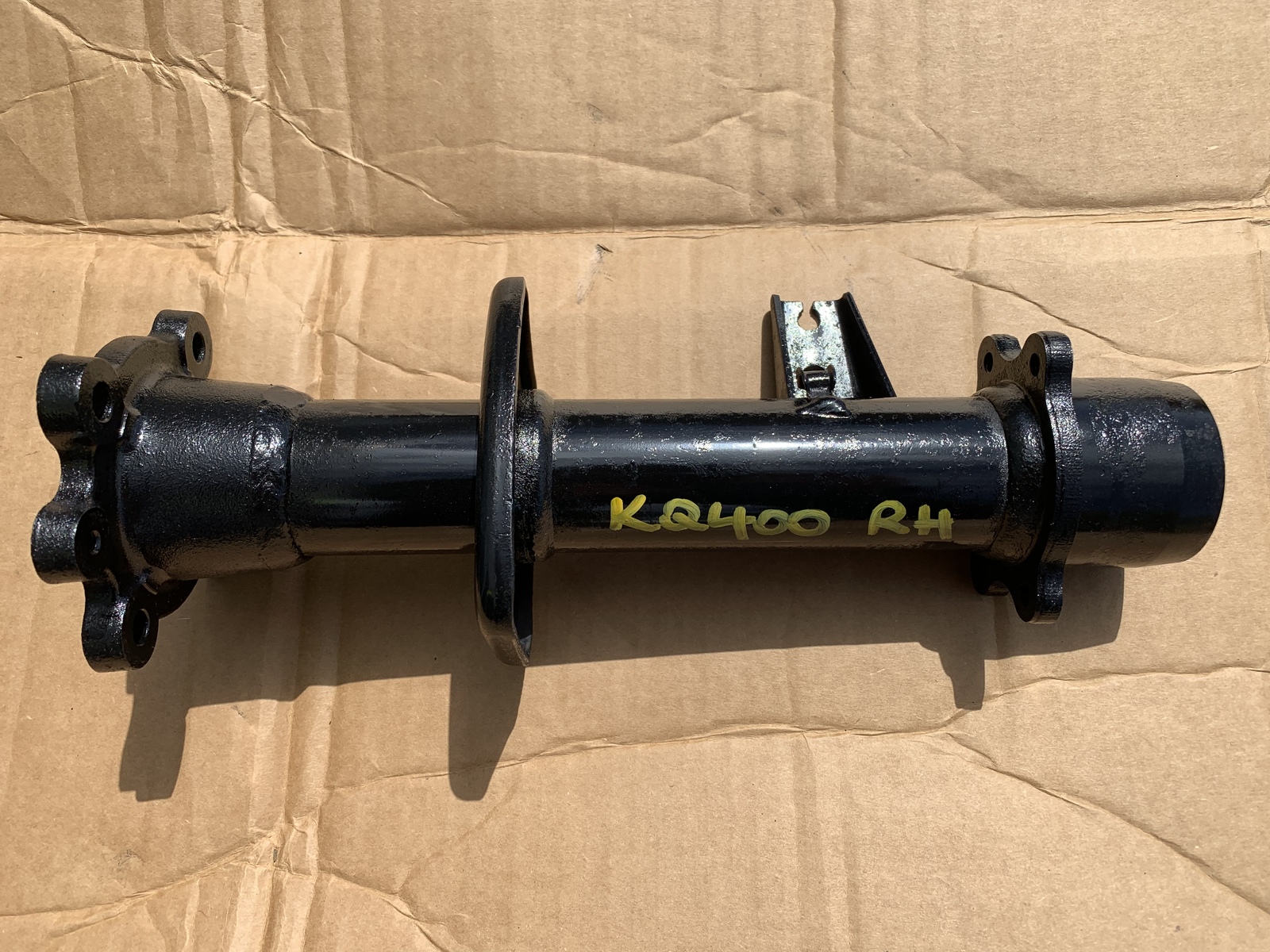 SUZUKI LTF LTA 400 KING QUAD RIGHT HAND REAR AXLE TUBE HOUSING BRAKE SIDE