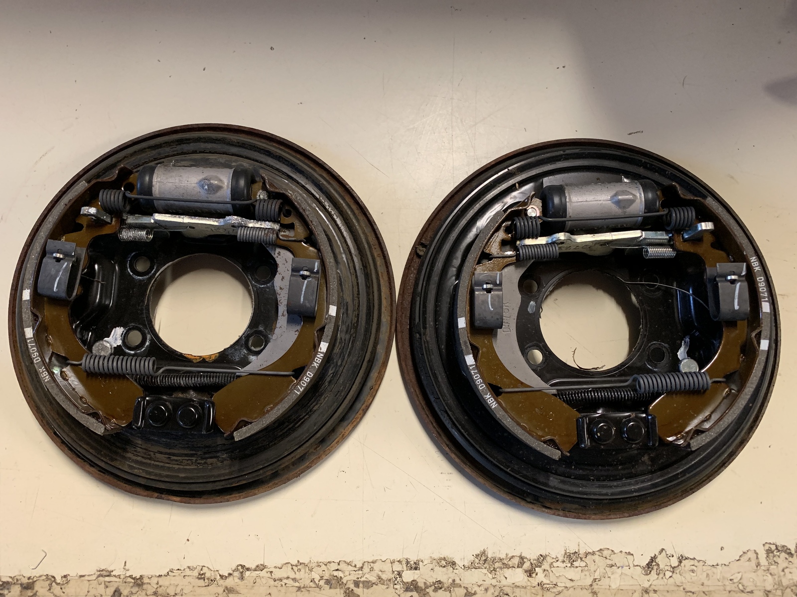 Front & Rear Brake Wheel Cylinders W/Shoes For Kawasaki KAF300 - Foto 2