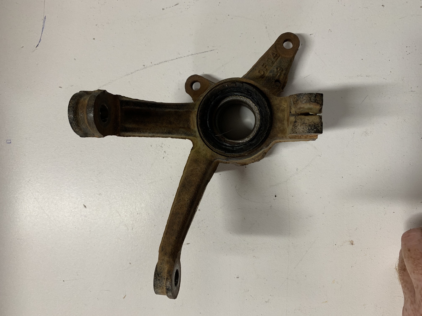 YAMAHA KODIAK 400 FRONT LEFT KNUCKLE ( BEARING HOUSING ) 2000 2002 5GH2350101