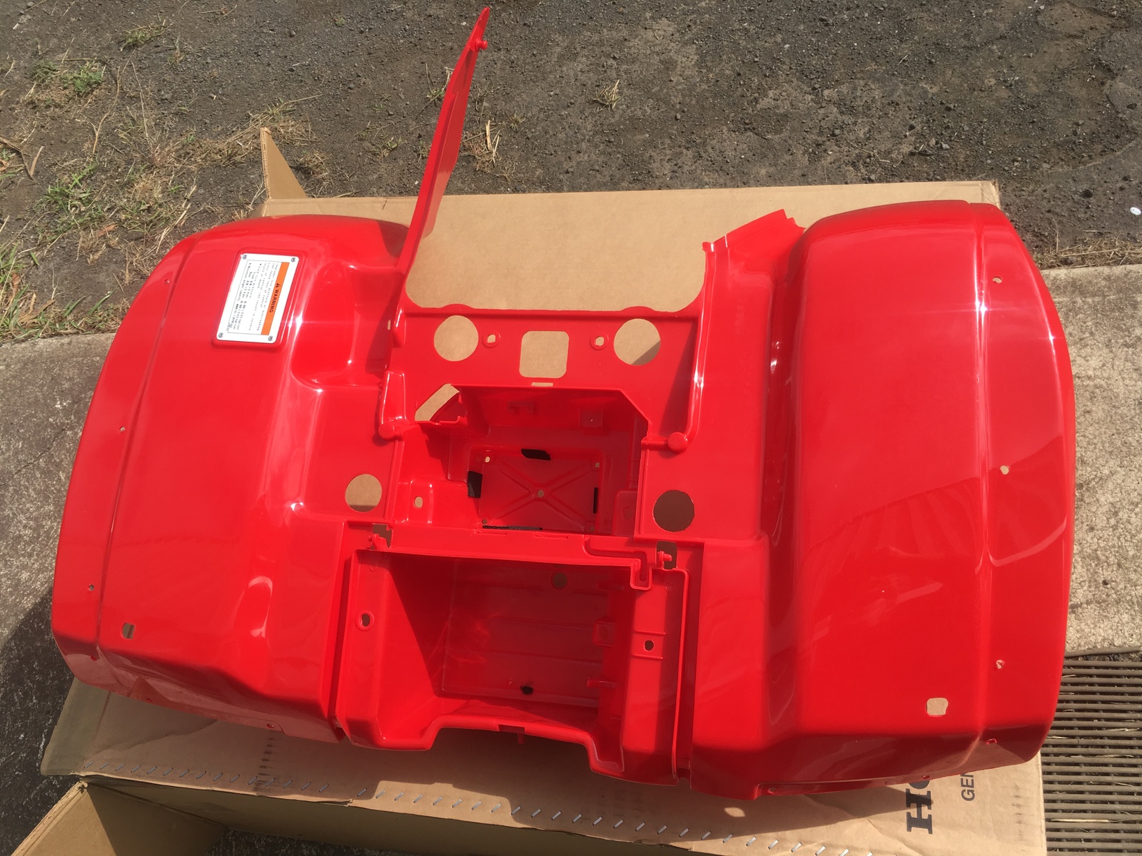 HONDA TRX 300 BRAND NEW REAR FENDER RED PLASTIC