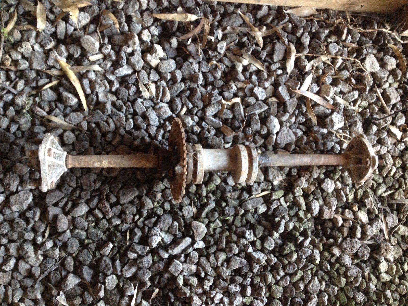 POLARIS REAR CHAIN DRIVE REAR AXLE HUBS AND CARRIER 250 350 425 GO CART