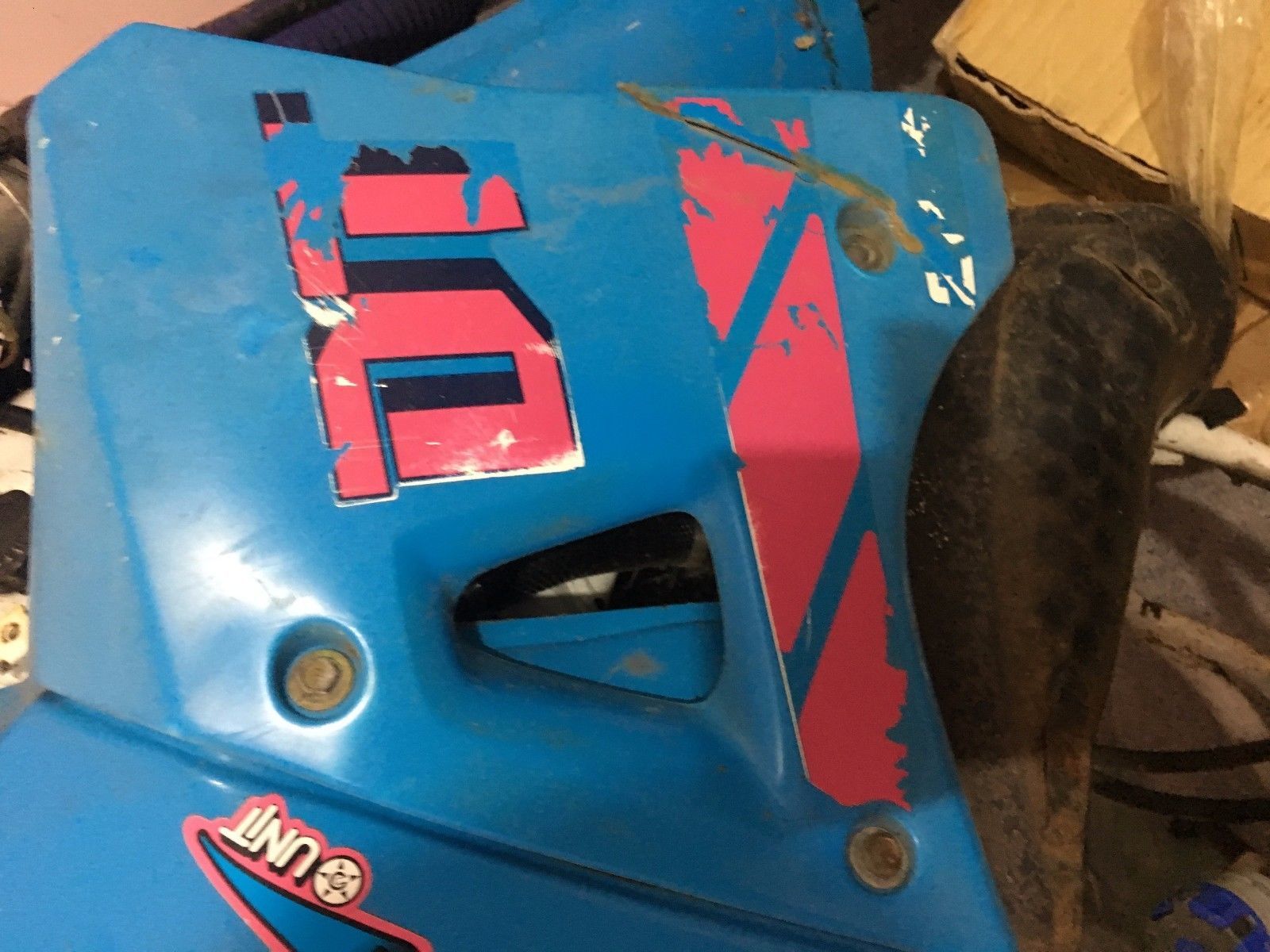 YAMAHA DT 200 RIGHT HAND SIDE RADIATOR SHROUD LIGHT BLUE TANK COVER