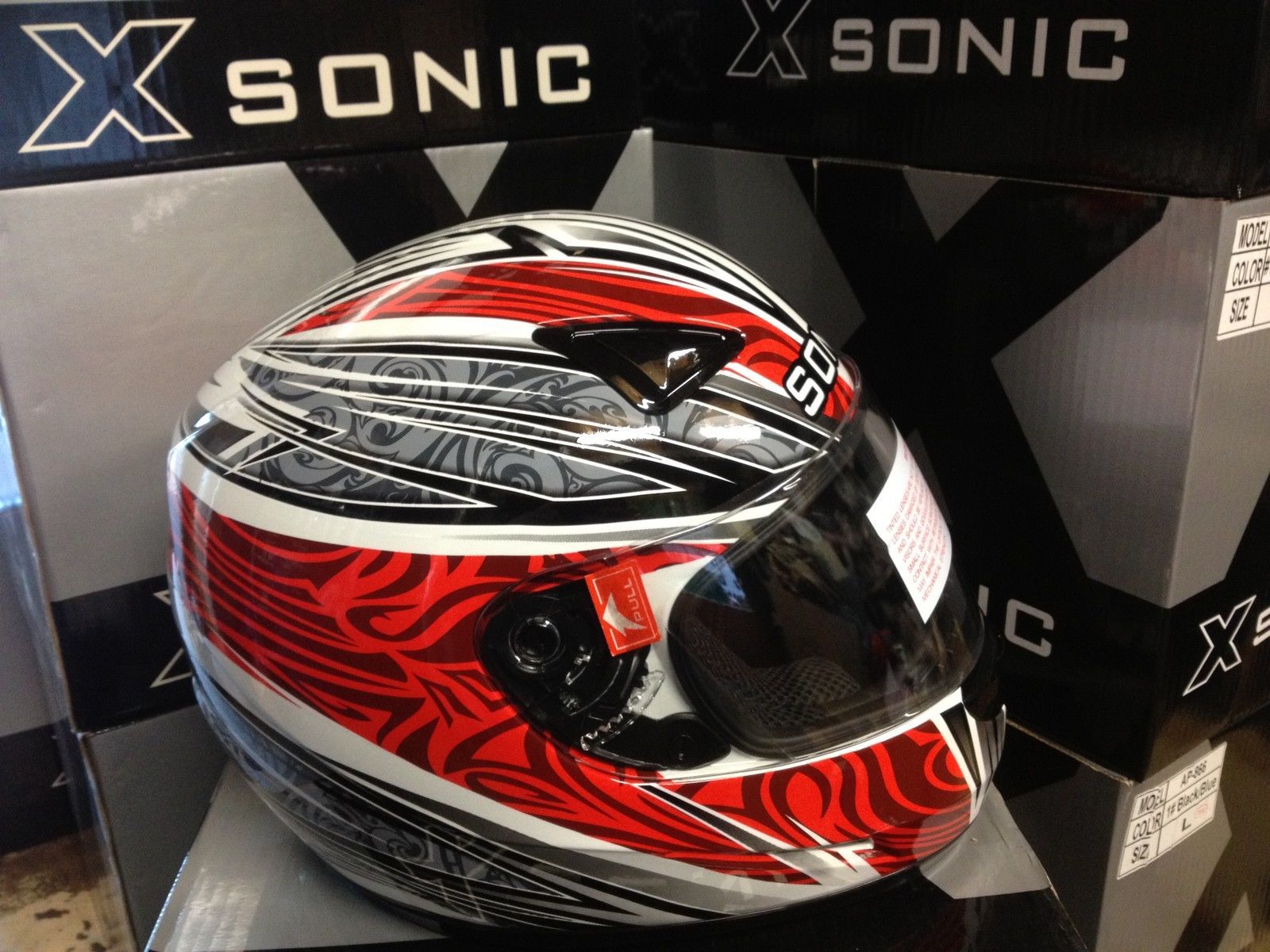 SONIC WHITE RED ROAD BIKE HELMET AUSTRALIA SAFTEY STANDARDS SIZE EXTRA