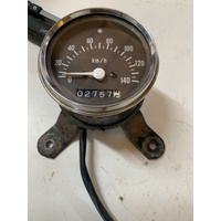 SUZUKI TF 100 125 185 SPEEDO SPEEDOMETER AND MOUNT 2757 KM WITH MOUNT