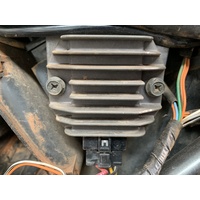 WRECKING  SUZUKI DR 650  THIS LISTING IS FOR THE USED REGULATOR RECTIFIER REC REG