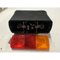 FORD NEW HOLLAND CASE CNC TRACTOR TAIL LIGHT DAMAGED LANSE 5172685