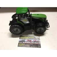  JCB FARM TRACTOR MODEL DIECAST  1:30 SCALE GIFT GREEN