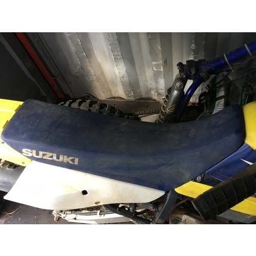 WRECKING SUZUKI DRZ 250  THIS LISTING IS FOR THE USED SEAT BLUE
