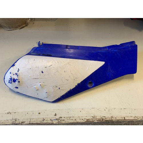 YAMAHA TTR 250 RIGHT HAND PLASTIC SIDE COVER BLUE 