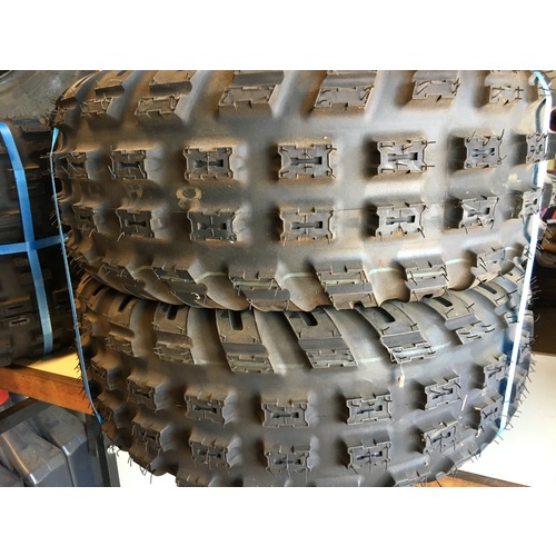 DUNLOP KT 381 20 X 7 R X 10 HONDA TRX 450 R 400  NEW OLD STOCK FRONT TYRE BANSHEE YFZ LTR RAPTOR