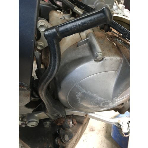 WRECKING SUZUKI DRZ 250  THIS LISTING IS FOR THE USED KICK START LEVER STARTER 