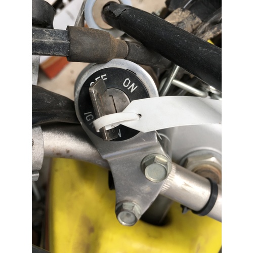WRECKING SUZUKI DRZ 250  THIS LISTING IS FOR THE USED IGNITION - KEY 