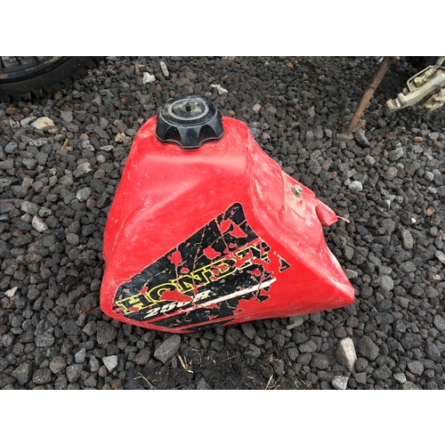HONDA XR 250 R WRECKING ,   USED FUEL TANK 1996 - 2004  400 