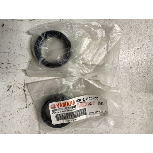 GENUINE YAMAHA TTR 230  FORK OIL SEAL PAIR 1KH-23145-00 SEE FITMENT XT 250 225