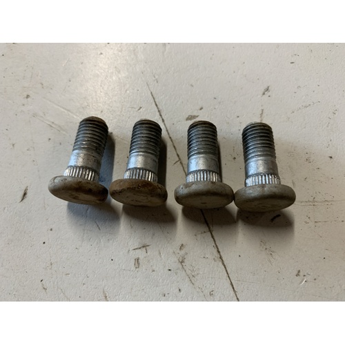 SUZUKI LT 160 REAR WHEEL STUDS X4  LT 80  LTZ 90