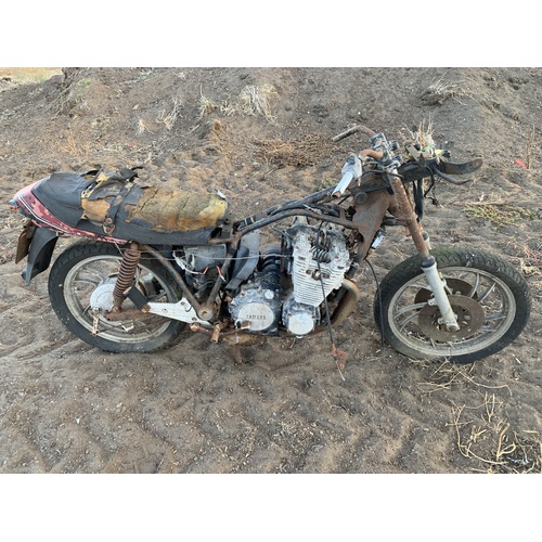 YAMAHA XJ 650  PARTS OR BUY BIKE AS IS
