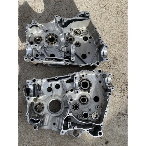 SUZUKI EIGER LTF 400 KINGQUAD CRANK CASE SET