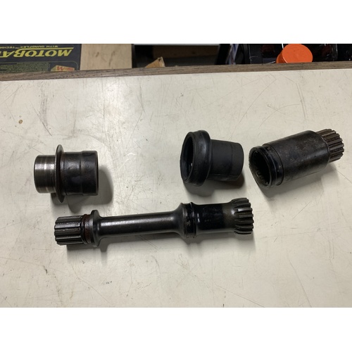 SUZUKI KINGQUAD LTA 450 500 REAR PROP TAIL SHAFT & MID COLLAR VERY GOOD