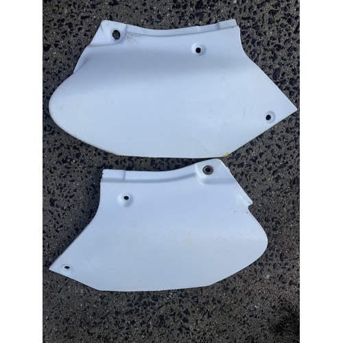 HONDA XR 250 400 R WHITE SIDE COVER NUMBER PLATE PAIR CUT DOWN