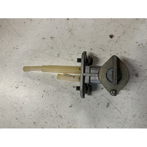 YAMAHA TTR  50 E  FUEL TAP COCK GOOD CONDITION  2006 - 2026
