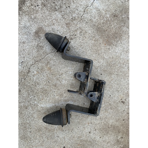 KAWASAKI MULE 2510 3010 4010 620  KAF 950 REAR LEAF SPRING BRACKET BUMP STOP