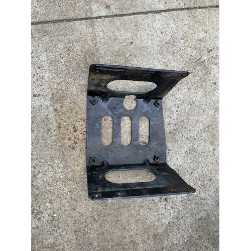 KAWASAKI MULE 2510 3010  4010 KAF 950 2000 - 2013 LOWER ENGINE MOUNT BRACKET 32190-1187