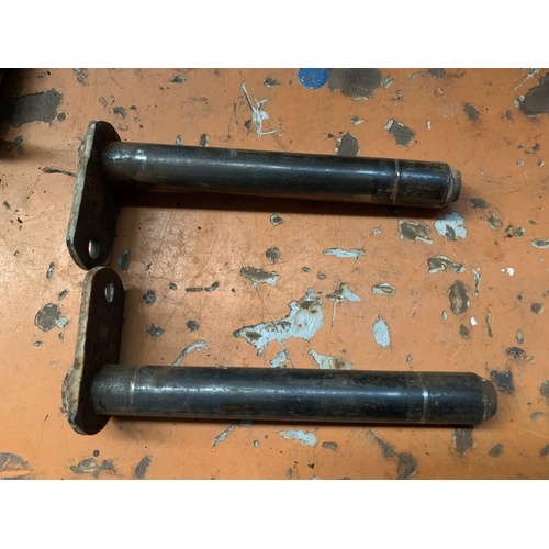 KUBOTA RTV 900 X1120 X 1140 X REAR KNUCKLE BUSH PINS TOP AND BOTTOM