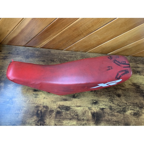 HONDA XR 100 80  2001 200 2003 USED  RED SEAT 