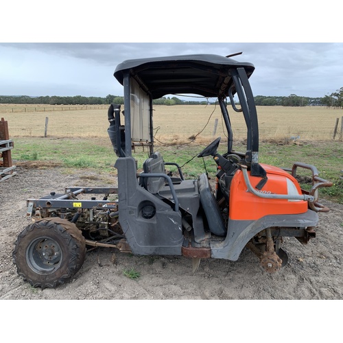 KUBOTA RTV 900 5 STUD WRECK INCOMPLETE  MISSING HEAD
