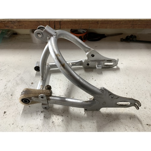 GENUINE YAMAHA TTR  50 E REAR SILVER SWING ARM   SUSPENSION  2006 - 2024