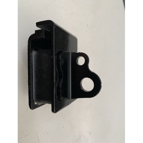 YAMAHA GRIZZLY YFM 700 550 KODIAK 450 NEW LOWER ENGINE MOUNT 3B4-21485-01