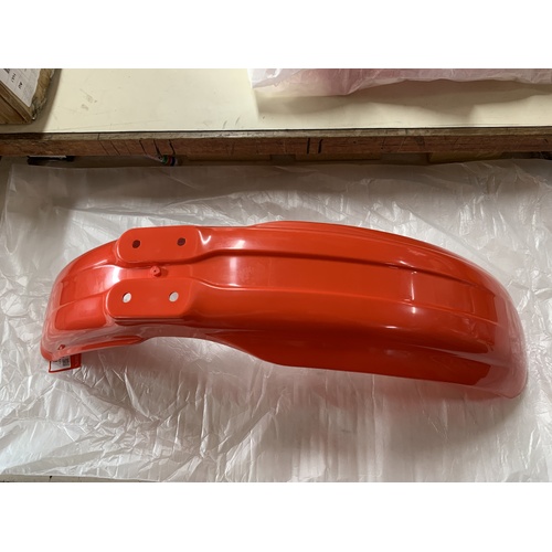 HONDA CR 125 250 480 500 R FRONT RED FENDER MUD GUARD 1983 - 1991   61100-KA3-732ZC
