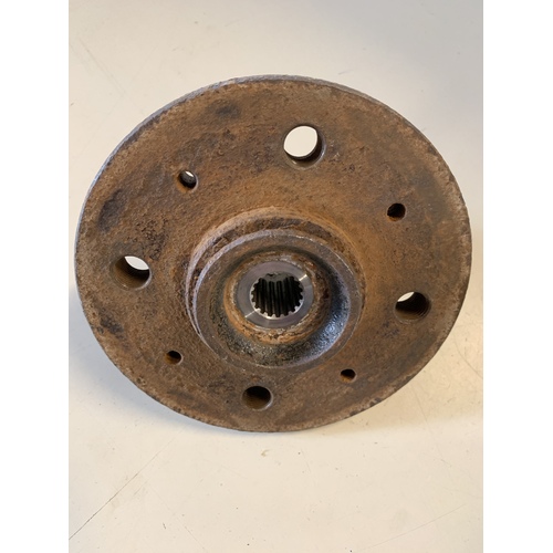 KUBOTA RTV 500 PETROL UTV SXS FRONT WHEEL HUB    WRECKING