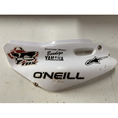 YAMAHA TTR 125 LEFT SIDE WHITE PLASTIC NUMBER PLATE   2000 - 2007
