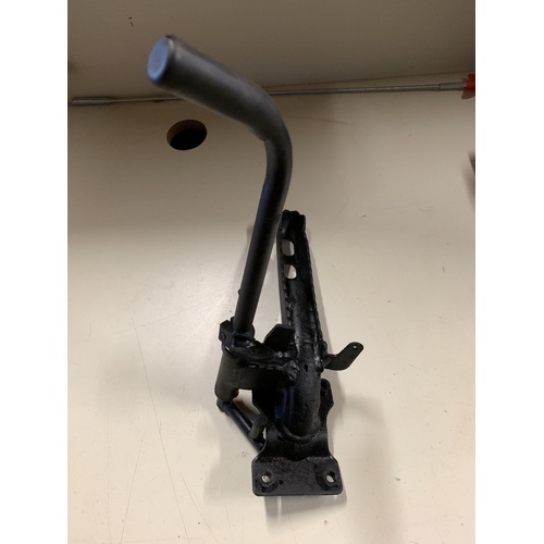 KAWASAKI KLF 300 2X4 PARK BRAKE ASS AND RIGHT HAND FOOT PEG 