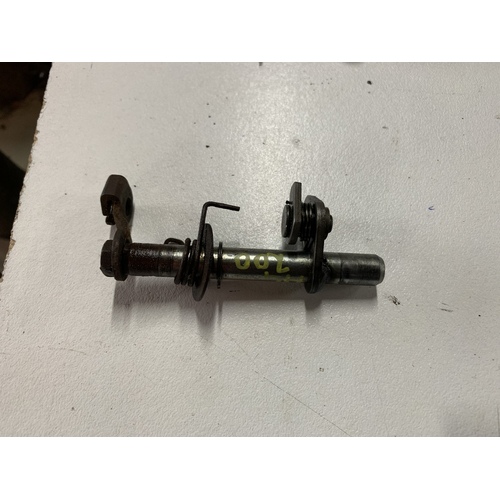 YAMAHA AG 200 KICK START ONLY MODEL MANUAL DECOMP DECOMPRESSION LEVER SHAFT