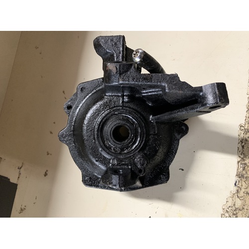 KUBOTA RTV 900 1100 1120 X FRONT RIGHT BRAKE ASS KNUCKLE WHEEL HUB K7591-18117
