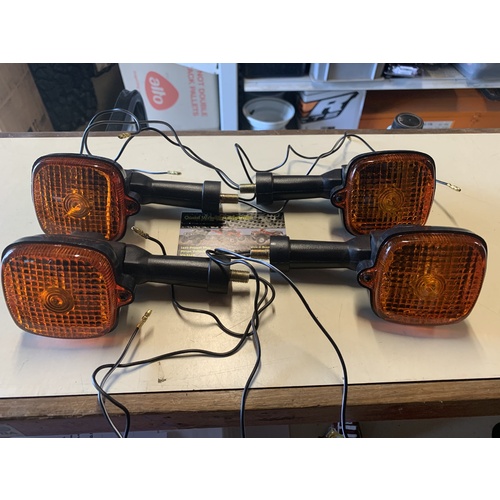 HONDA CT 110 POSTIE NEW BLINKERS WINKER FRONT REAR LEFT RIGHT SET FOUR BLINKERS
