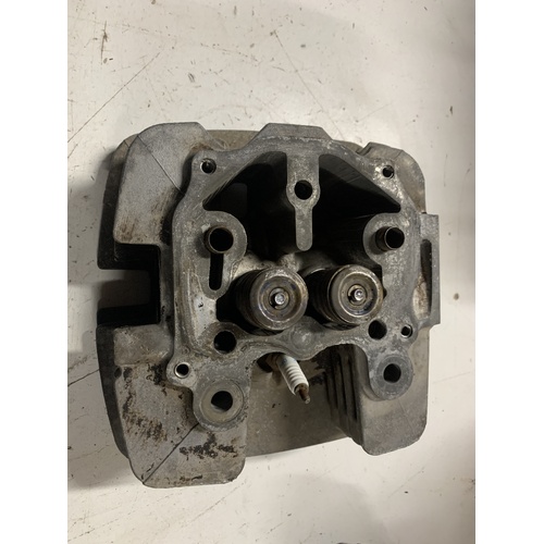 HONDA TRX 350 CYLINDER HEAD AS IS , NEEDS VALVE SEALS AT LEAST 2000 - 2006