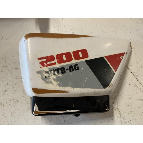HONDA CT 200 AUTO AG LEFT SIDE PLASTIC COVER WHITE MISSING LUG