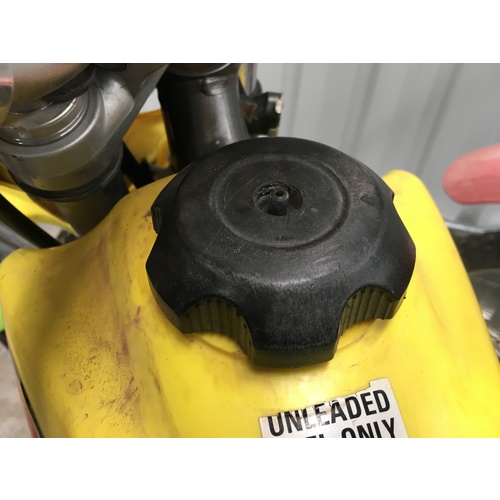 WRECKING SUZUKI DRZ 250  THIS LISTING IS FOR THE USED FUEL CAP 