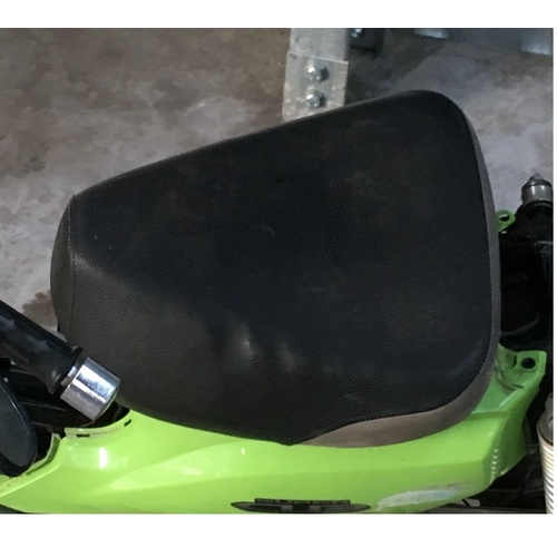 WRECKING HONDA CUB NBC 110 NEW STYLE POSTIE  THIS LISTING IS FOR THE USED SEAT
