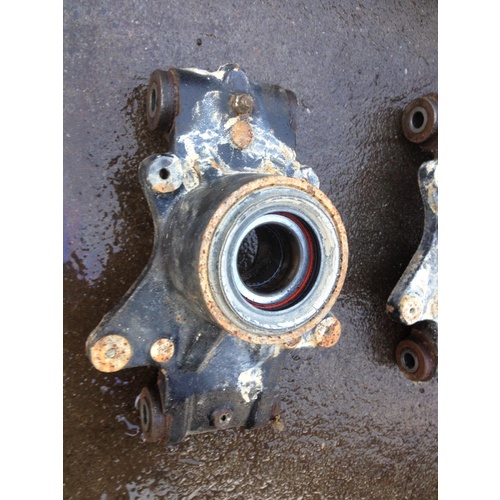 WRECKING YAMAHA RHINO 660 REAR KNUCKLE -  WHEEL BEARING 